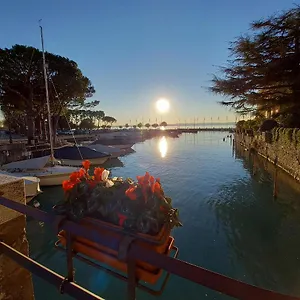 Il Nido Del Cigno , Sirmione Italie